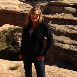 Meet your Posher, April